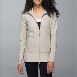Like new! Lululemon In Stride Jacket s6 (no hood)